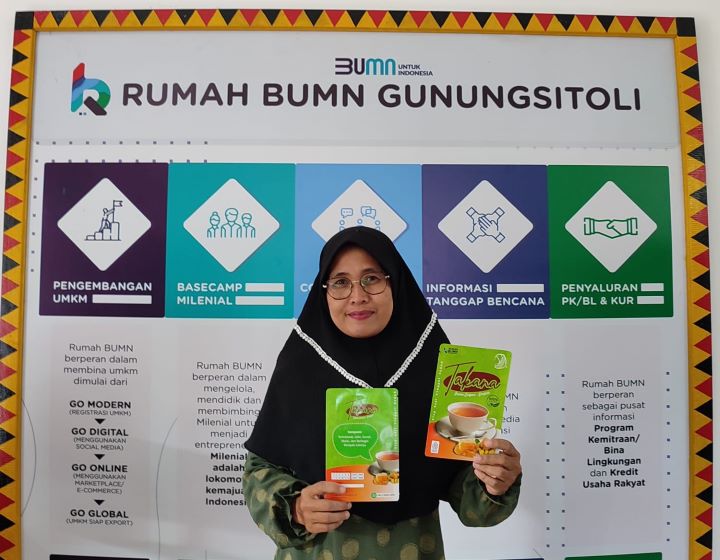 PackFest merupakan program inisiatif Rumah BUMN Telkom untuk meningkatkan kualitas produk melalui pemberian bantuan branding untuk improvement atau upgrading kemasan produk UMKM. Foto: Telkom Indonesia