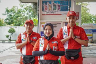 Petugas SPBU Pertamina. Foto: Dok Pertamina