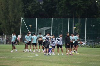 Latihan perdana Timnas Indonesia tergelar di Lapangan A dan B Senayan, Jakarta, Selasa (28/5/2024). Foto: PSSI