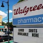 Apotek Wallgreens di Somerville, Massachussets, 14 Agustus 2023. Foto: Brian Snyder/Reuters