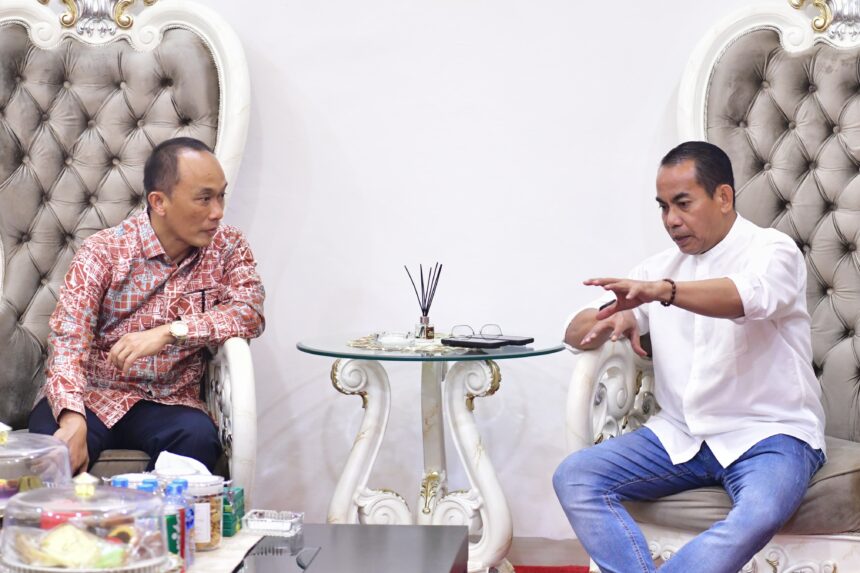 Kapolda Sulawesi Selatan Irjen Pol Andi Rian R Djajadi (ka) bersama Pj Gubernur Sulsel, Prof Zudan Arif Fakrulloh. Foto: dok humas