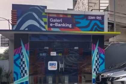 Mesin Cash Recycle Machine (CRM), hadir membantu masyarakat di KC BRI Jakarta Ampera. Foto: dok/BRI