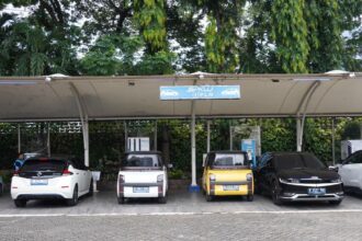 SPKLU PLN UID Jakarta Raya dipadati mobil listrik yang sedang melakukan pengisian daya