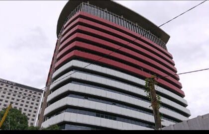 Gedung Merah Putih KPK tampak dari samping kanan. Foto: Yudha Krastawan/ipol.id