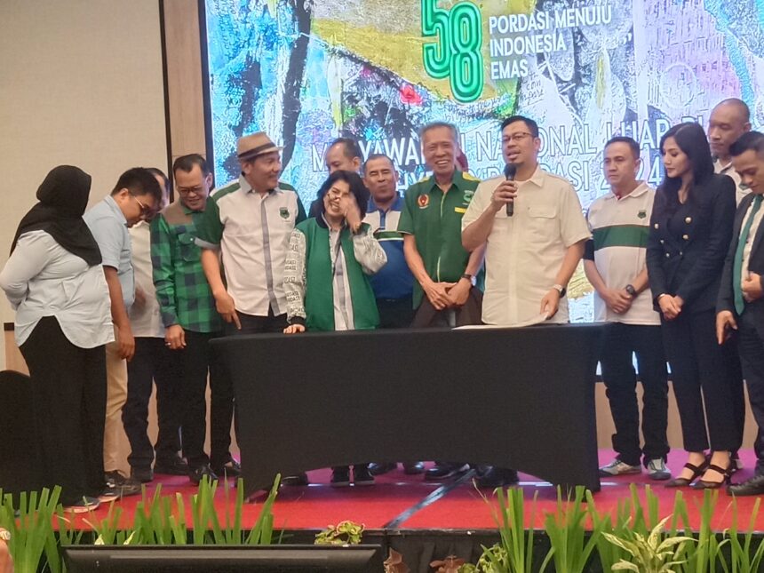 Persatuan Olahraga Berkuda Seluruh Indonesia (Pordasi) menyelenggarakan Musyawarah Nasional Luar Biasa (Munaslub) Hybrid Pordasi Tahun 2024 dengan tema ‘Transformasi Organisasi, Mewujudkan Kemandirian Pordasi’. Munaslub dengan agenda tunggal pengesahan AD/ART 2024 di Hotel Aston Kartika Grogol, Minggu (9/6). Foto/ipol