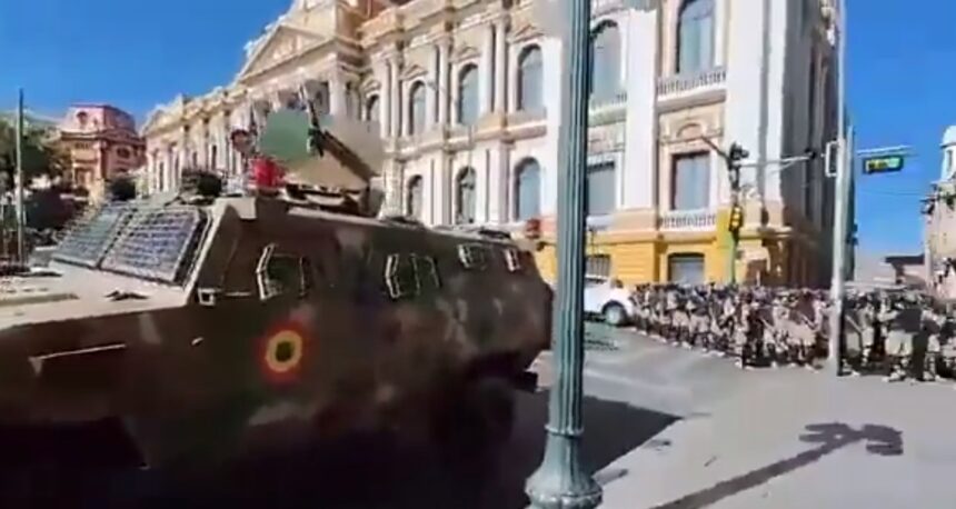 Upaya kudeta terhadap Presiden Bolivia Luis Arce gagal setelah militer yang sempat menduduki pusat pemerintahan diperintah kembali ke barak. Foto: Tangkapan layar
