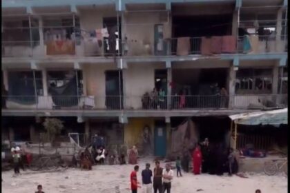 Israel serang sekolah PBB di Gaza Tengah. Foto: Medsos X