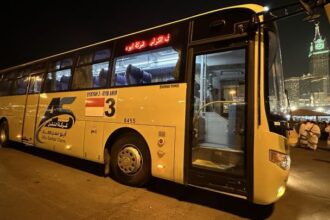 Bus Shawalat beroperasi untuk melayani jamaah haji Indonesia selama di Mekkah, Arab Saudi. Foto: kemenag