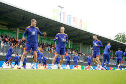 Raksasa Eropa Belanda akan bersua Polandia pada matchday 1 Grup D Euro 2024, di Volksparkstadion, Minggu (16/6) pukul 20.00 WIB. Menurut catatan statistik, Oranje tidak terbiasa kalah melawan Polandia. (Twitter)