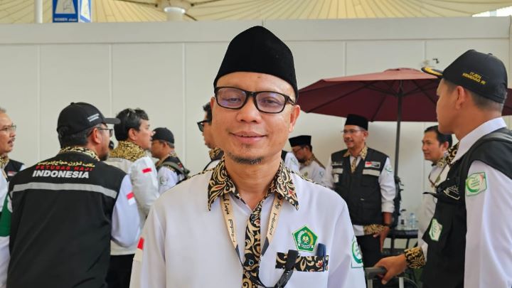 Direktur Layanan Haji Luar Negeri Subhan Cholid, menjelaskan proses murur bagi jamaah haji Indonesia. Foto: Kemenag
