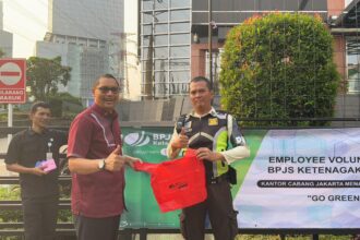 Karyawan BPJS Ketenagakerjaan Jakarta Menara Jamsostek berpartisipasi dalam peringatan Hari Lingkungan Hidup Sedunia dengan membagi-bagikan tas belanja ramah lingkungan kepada warga sekitar. Kegiatan tersebut merupakan employee volunteering dengan mengangkat tema ”Go Green”.