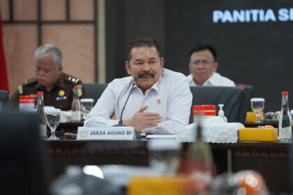 Jaksa Agung Burhanuddin saat menerima audiensi Pansel Capim dan Dewas KPK masa jabatan 2024-2029, yang berlangsung di Kejaksaan Agung (Kejagung) Jakarta, Rabu (12/6/2024). Foto: Puspenkum Kejaksaan Agung