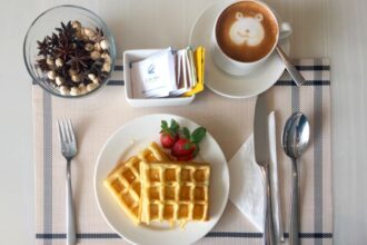 Mulai dari bulan Mei hingga September 2024 mendatang, hotel yang terletak di kawasan hunian CitraGran Cibubur ini menawarkan paket spesial Weekday Buffet Breakfast di setiap hari Senin hingga Jumat mulai dari jam enam pagi hingga sepuluh pagi, yang ditawarkan dengan harga Rp108.000 net per orangnya. Foto: Ist