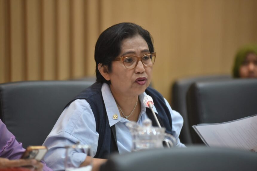 Anggota Komisi IX DPR RI Irma Suryani Chaniago saat Rapat Kerja dengan Wakil Menteri Kesehatan RI di Kompleks Parlemen, Senayan, Jakarta (6/6/2024). Foto: