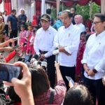 Presiden Jokowi Menyampaikan Keterangan Pers Usai Tinjau Posyandu Terintegrasi RW 02 Cipete Utara, Selasa (11/6/2024). Foto: BPMI Setpres