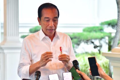 Jokowi memberikan keterangan pers. Foto: BPMI Setpres