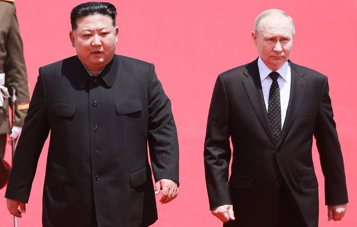 Pemimpin Korea Utara Kim Jong-un dan Presiden Rusia Vladimir Putin. Foto: Vladimir Smirno/TASS