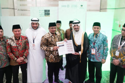 Menag Yaqut terima surat pemberitahuan kuota haji 2025 dari Wakil Kementerian Haji dan Umrah Saudi 'Ayed Al Ghuwainim