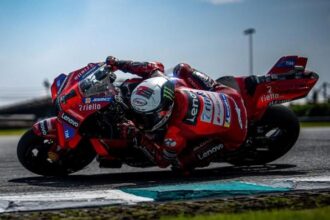 Sesi Latihan Bebas 2 MotoGP Italia 2024 selesai digelar di Sirkuit Mugello pada Sabtu (1/6/2024) sore WIB. Hasilnya, pembalap Ducati Lenovo, Francesco Bagnaia jadi yang tercepat. (Foto: Instagram @ducaticorse