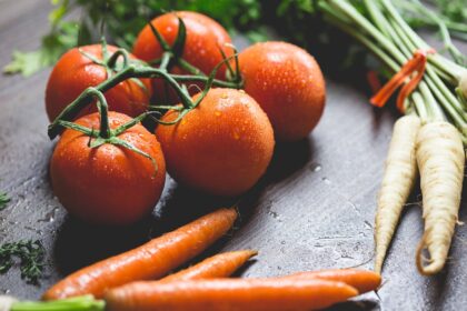 Ilustrasi sayur dan buah. Foto: picjumbo/pexels