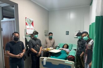 Tersangka kredit fiktif berinisial MJW ditangkap saat dirawat di Rumah Sakit Moewardi, Solo. Foto: Puspenkum Kejaksaan Agung
