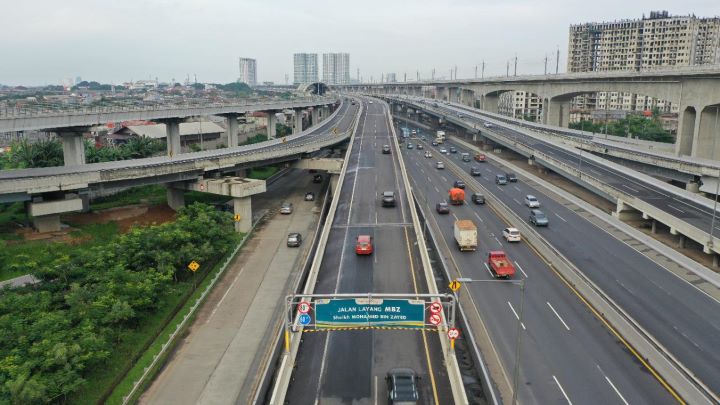 Ahli KKJTJ Iwan Zarkasi mengatakan, meskipun bukan kapasitasnya untuk mengatakan layak atau tidak, ia menyatakan Tol MBZ sudah sangat memenuhi syarat aman untuk dilewati kendaraan Golongan I s.d Golongan V. Foto: Ist