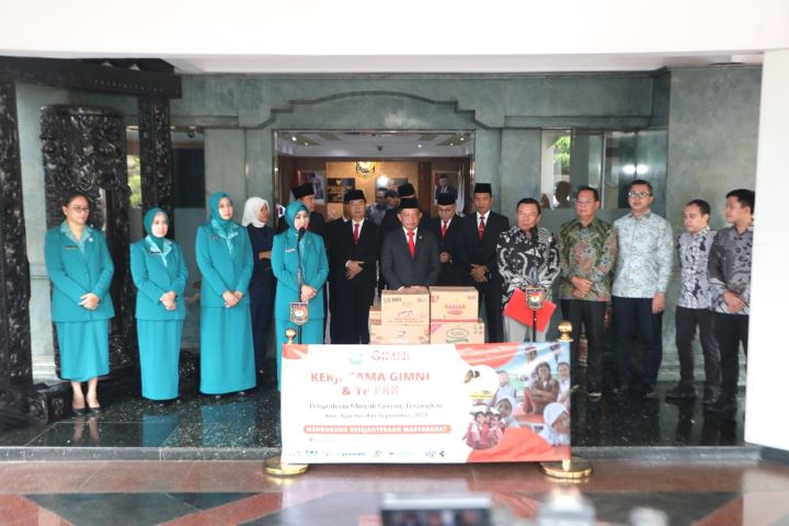 TP PKK Pusat bakal menyalurkan 15.120 pak (setiap pak berisi 1 liter-red) minyak goreng murah kepada masyarakat, terutama yang berekonomi rendah. Foto: Kemendagri