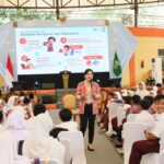 OJK menggelar kegiatan Edukasi Keuangan bagi pelajar di Plaza Aspirasi KP3B, Serang, Provinsi Banten, Jumat (26/7/2024). Foto: OJK