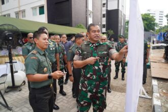 Kepala Staf Angkatan Darat (Kasad) Jenderal TNI Maruli Simanjuntak saat melakukan Ground Breaking pembangunan Mess Bintara dan Tamtama yang diperuntukkan bagi para pengemudi satuan di lingkungan Markas Besar Angkatan Darat (Mabesad), di Pejambon, Jakarta Pusat, Selasa (2/7/2024). Foto: Dispenad