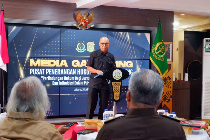 Jaksa Agung Muda (JAM) Intelijen, Reda Mantovani dalam Media Gathering di Press Room Kejaksaan Agung, Jakarta Selatan, Rabu (24/7/2024). Foto: Yudha Krastawan/ipol.id