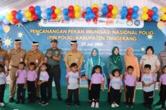 Hari Anak Nasional, Pemerintah Kabupaten (Pemkab) Tangerang mengadakan vaksinasi di PIN Polio di Desa Cikande, Kecamatan Jayanti, Kabupaten Tangerang. Foto: IG, @officialdinkes