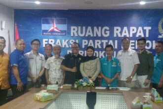 Forum Komunikasi Laskar Biru saat melakukan audiensi di fraksi Demokrat DPRD DKI Jakarta.(foto sofian/ipol.id)