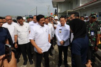 Menteri Koordinator Bidang Politik, Hukum, dan Keamanan Marsekal TNI (Purn) Hadi Tjahjanto saat meninjau Pembangunan Venue PON XIII 2024 di Sumatera Utara di sela rangkaian kunjungan kerjanya di Sumatera Utara, Rabu (10/7/2024). Foto: Humas Kemenko Polhukam