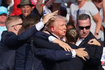 Donald Trump ditembak