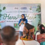 Edukasi Manajemen Kebersihan Menstruasi dari Plan Indonesia, Ibu Zuniatmi. Foto: Ist