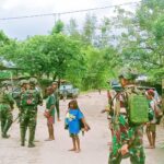 Kehadiran Satuan Tugas Batalyon Infanteri (Satgas Yonif) 6 Marinir disambut antusias warga di Massi, Papua. Foto: Dok Korps Marinir