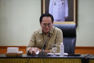 Sekretaris BSKDN Noudy R.P. Tendean saat mewakili Kepala BSKDN memimpin Rapat Pembahasan Pagu Indikatif RKA-K/L PI BSKDN 2025 dan Pelaksanaan Rakornas dan IGA Tahun Anggaran 2024 di Aula BSKDN, Jakarta, Jumat (5/7/2024). Foto: Puspen Kemendagri