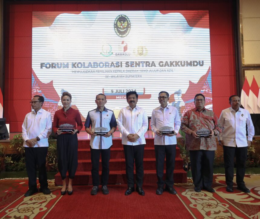 Menko Polhukam, Hadi Tjahjanto (tengah) saat menghadiri Forum Kolaborasi Sentra Penegakan Hukum Terpadu (Gakkumdu) di Medan, Sumatera Utara, Selasa (9/7/2024). Foto: Humas Kemenko Polhukam