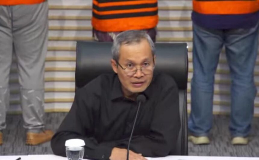 Wakil Ketua KPK, Alexander Marwata dalam jumpa pers di Gedung Merah Putih KPK, Kuningan, Jakarta Selatan, Selasa (9/7/2024). Foto: Live streaming YT @kpkri