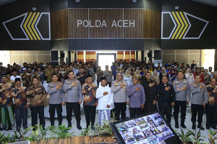 Kasatgas Preemtif Operasi Nusantara Cooling System (Ops NCS) Polri, Brigjen M Rudy Syafirudin dan jajaran dalam audiensi dengan Forum Kerukunan Umat Beragama (FKUB) Provinsi Aceh, Kota Banda Aceh dan Kabupaten Aceh Besar, di Gedung Presisi Mapolda Aceh, Kamis (11/7/2024) siang. Foto: Ist