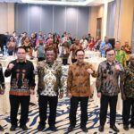 Kegiatan pengukuhan Tim Percepatan Akses Keuangan Daerah (TPAKD) Papua Barat Daya yang dilanjutkan dengan Rakor TPAKD se-wilayah Papua di Sorong, Kamis (11/7/2024). Foto: OJK