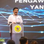 Menteri Koordinator Bidang Politik, Hukum, dan Keamanan Marsekal TNI (Purn) Hadi Tjahjanto saat membuka Rapat Koordinasi dan Pengawasan (Rakorwas) Kompolnas Tahun 2024 yang bertema 'Akselerasi Transformasi Digital Dalam Pengawasan Untuk Mewujudkan Polri yang Profesional dan Mandiri', di Jakarta, Rabu (17/6/2024). Foto: Humas Kemenko Polhukam