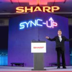 Tomoki Tamura, BU Vice President, Global Business and General Manager, Head of Global Kitchen Appliance Business Unit, Smart Appliances & Solution BU, di Sharp Corporation menetapkan strategi SHARP di acara SHARP SYNC UP baru-baru ini di Thailand.