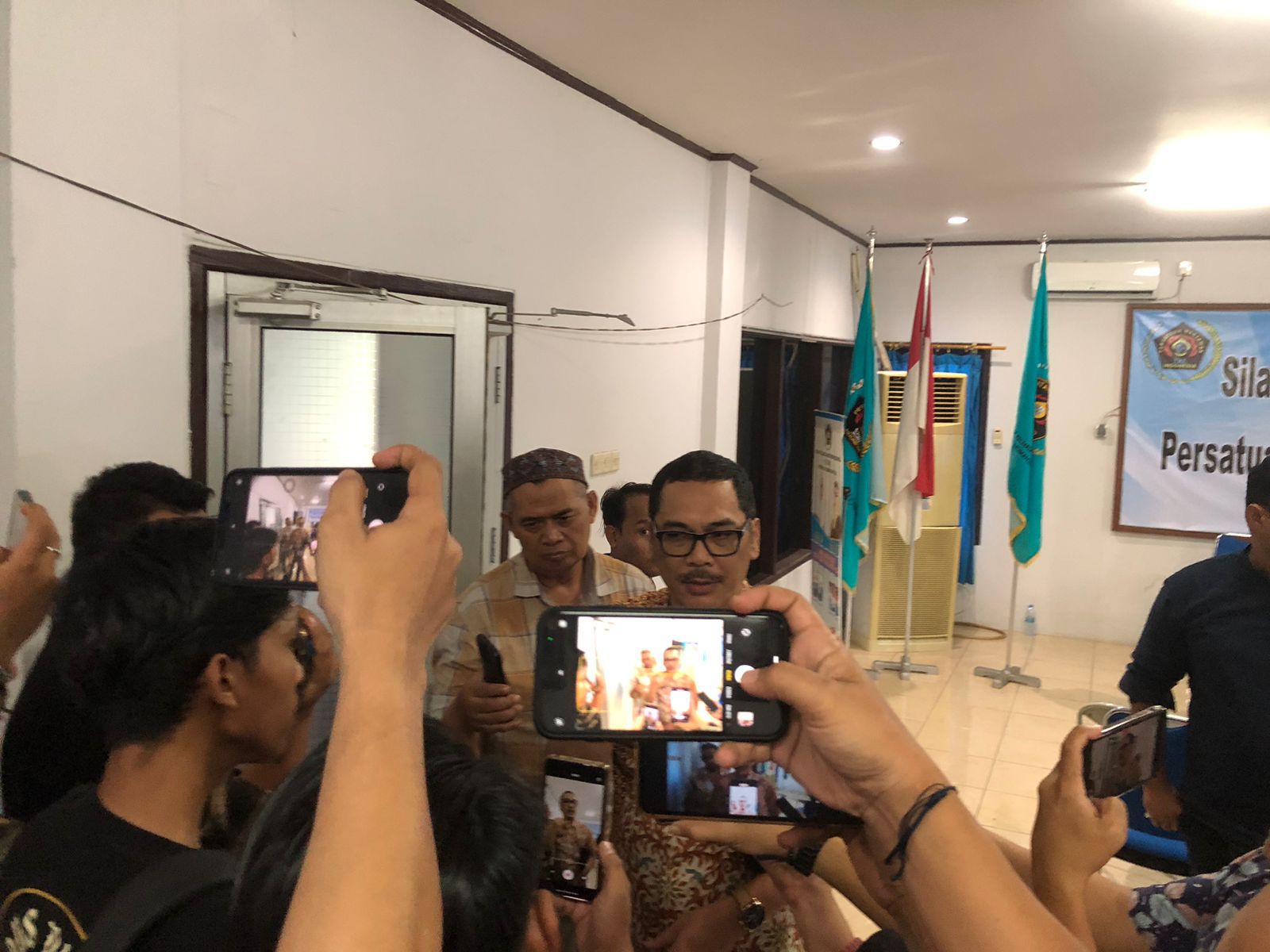 Kepala Dinas Komunikasi dan Informasi Provinsi Kalimatan Timur, Muhammad Faisal mempersilakan seluruh Dinas yang berada dibawah naungan Provinsi untuk bekerja sama dengan media.