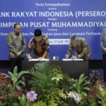 Penandatanganan Nota Kesepahaman antara BRI dengan PP Muhammadiyah pada 17 Juli 2024, di Yogyakarta. Foto: Dok BRI