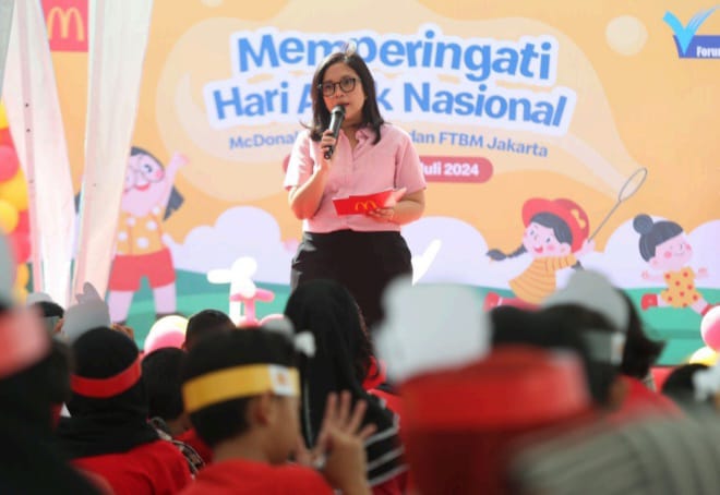 Associate Director of Communications McDonald's Indonesia, Meta Rostiawati dalam kegiatan meramaikan Hari Anak Nasional (HAN) 2024 di Jakarta, Sabtu (20/7/2024). Foto: Ist