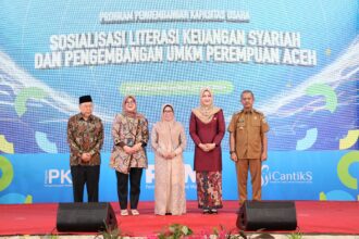 PT Permodalan Nasional Madani (PNM) bersama Otoritas Jasa Keungan (OJK) Regional Aceh memberikan edukasi terkait keuangan syariah kepada Pelaku usaha ultra mikro yang tergabung sebagai nasabah PNM Membina Ekonomi Keluarga Sejahtera (Mekaar).