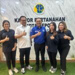 Caption: Kepala BPN Kota Depok Indra Gunawan menerima tiga mahasiswi Institut Teknologi Sumatera (Itera) Provinsi Lampung. Ketiganya telah menyelesaikan kerja praktik di Kantor Pertanahan Kota Depok, Rabu 31 Juli 2024. (Foto: BPN Kota Depok)