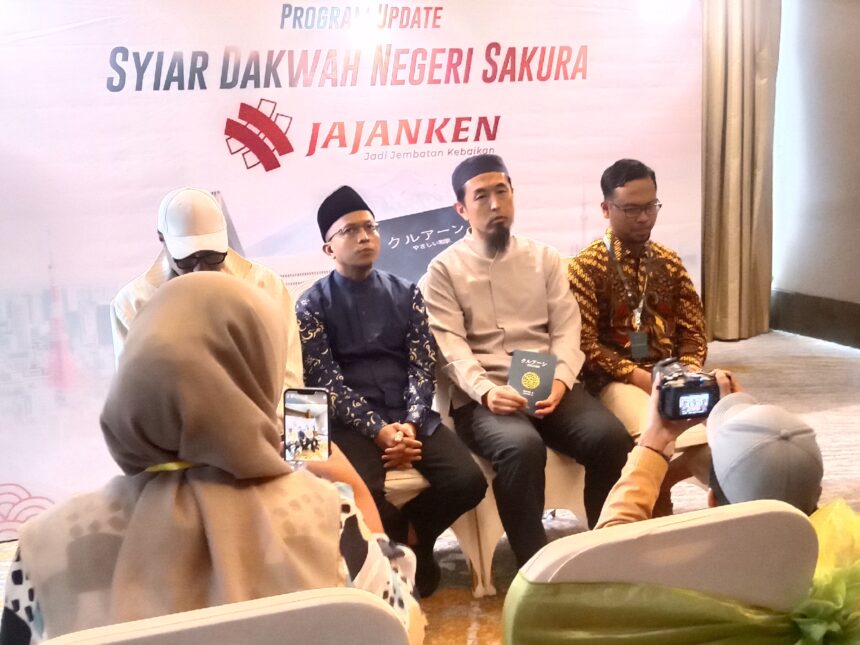 Cinta Qur’an Foundation menggelar Amazing Muharram ke-13 di Grand Ballroom The Ritz-Carlton, Pacific Place Jakarta, Minggu (14/07/2024). Kegiatan ini mengusung tema The Faith : Believe, Surrender, Unstoppable. Foto/ist