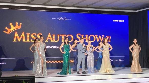 Para usher atau orang awam menyebutnya SPG bersaing memperebutkan predikat terbaik Miss Auto Show 2024 di GIIAS. (Foto: isti)